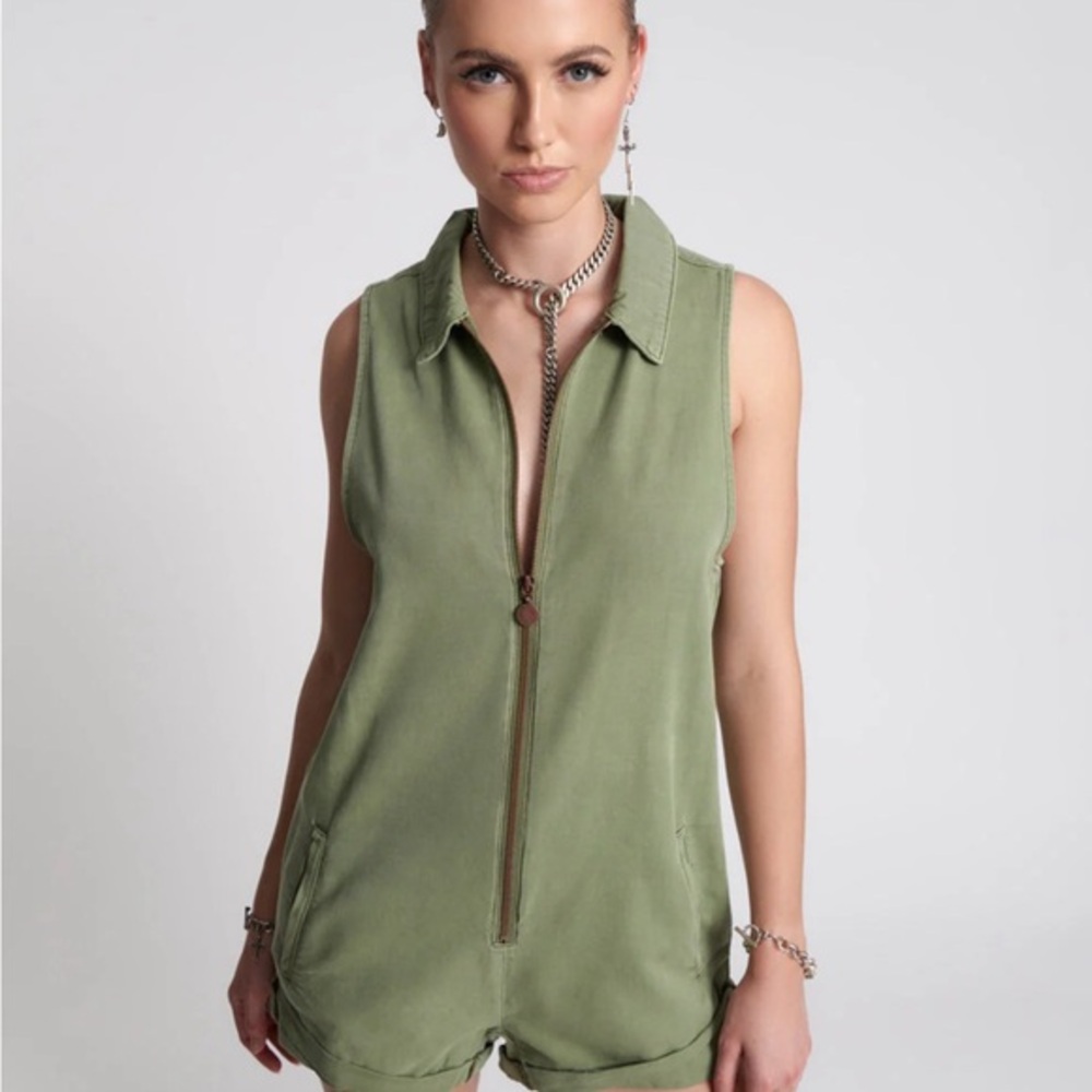 Free People x One Teaspoon Braxton Mini Utility Jumpsuit Size Large NWT